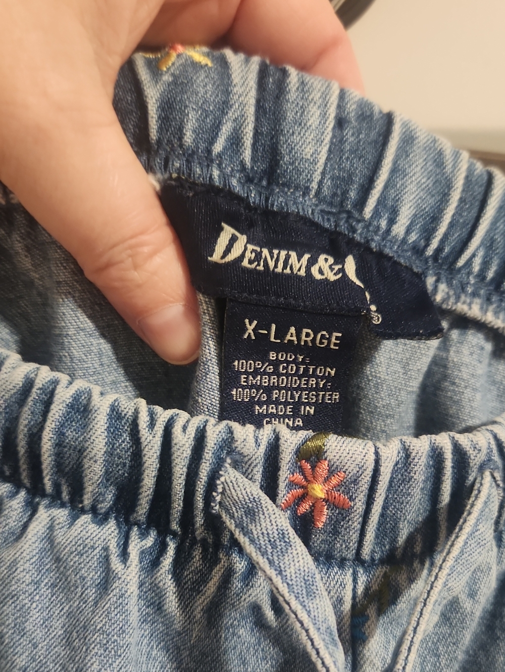 Embroidered Jeans - Picture 4 of 5